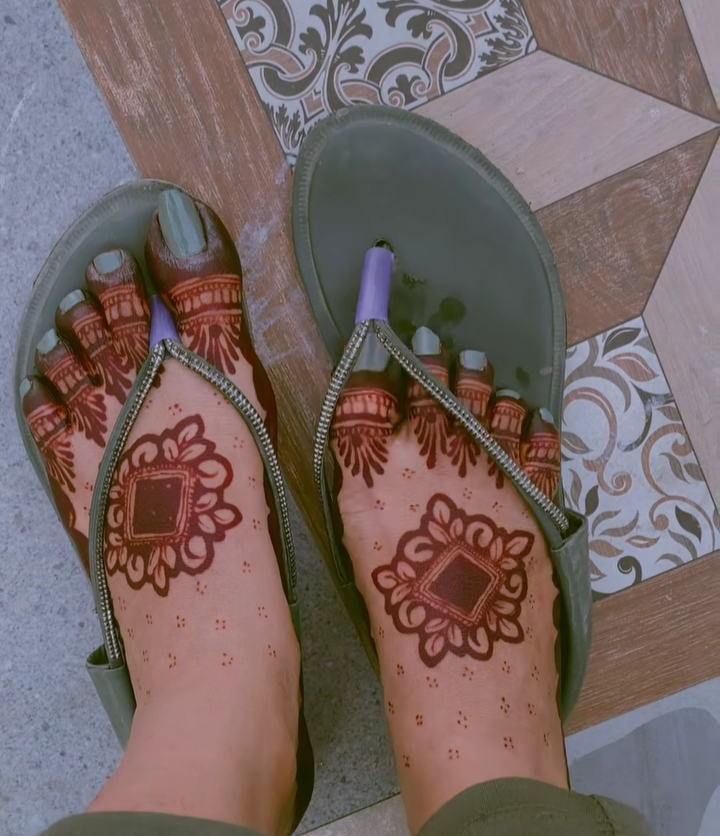 Mehendi — foot design
